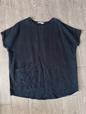 Elizabeth Suzann Black Short Sleeve Tunic with Front Pocket
